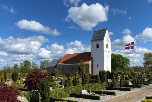 Sønder Felding kirke efterårsmorgen